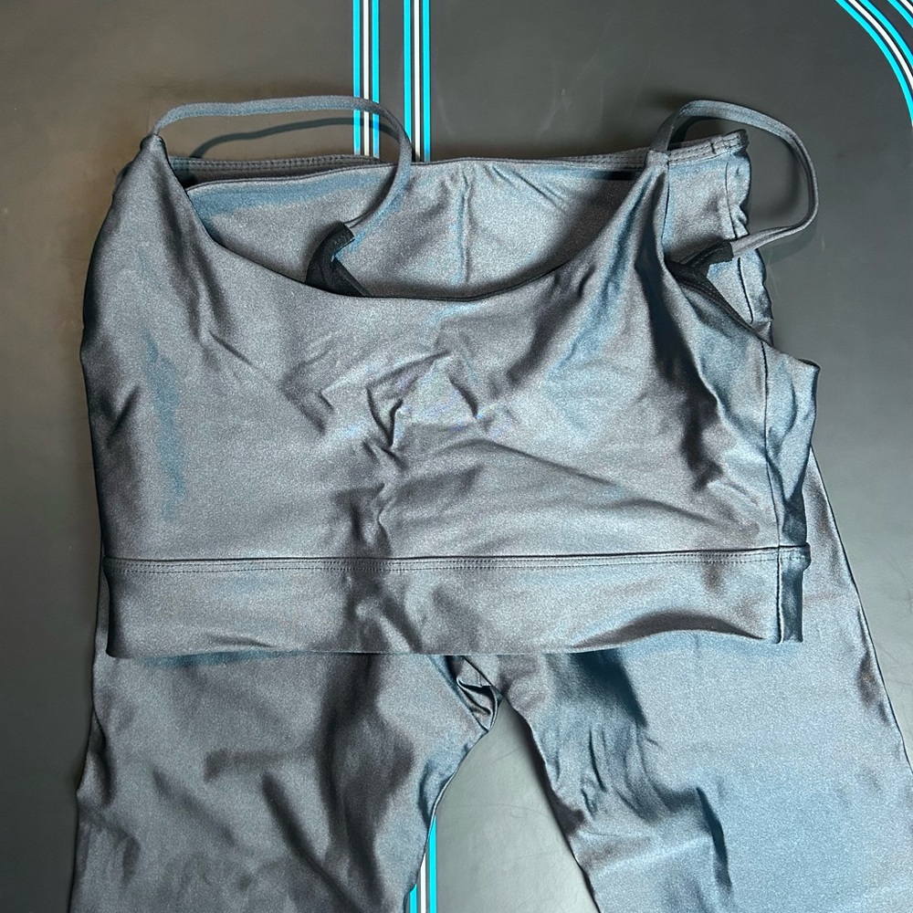 Onzie blue grey shiny set